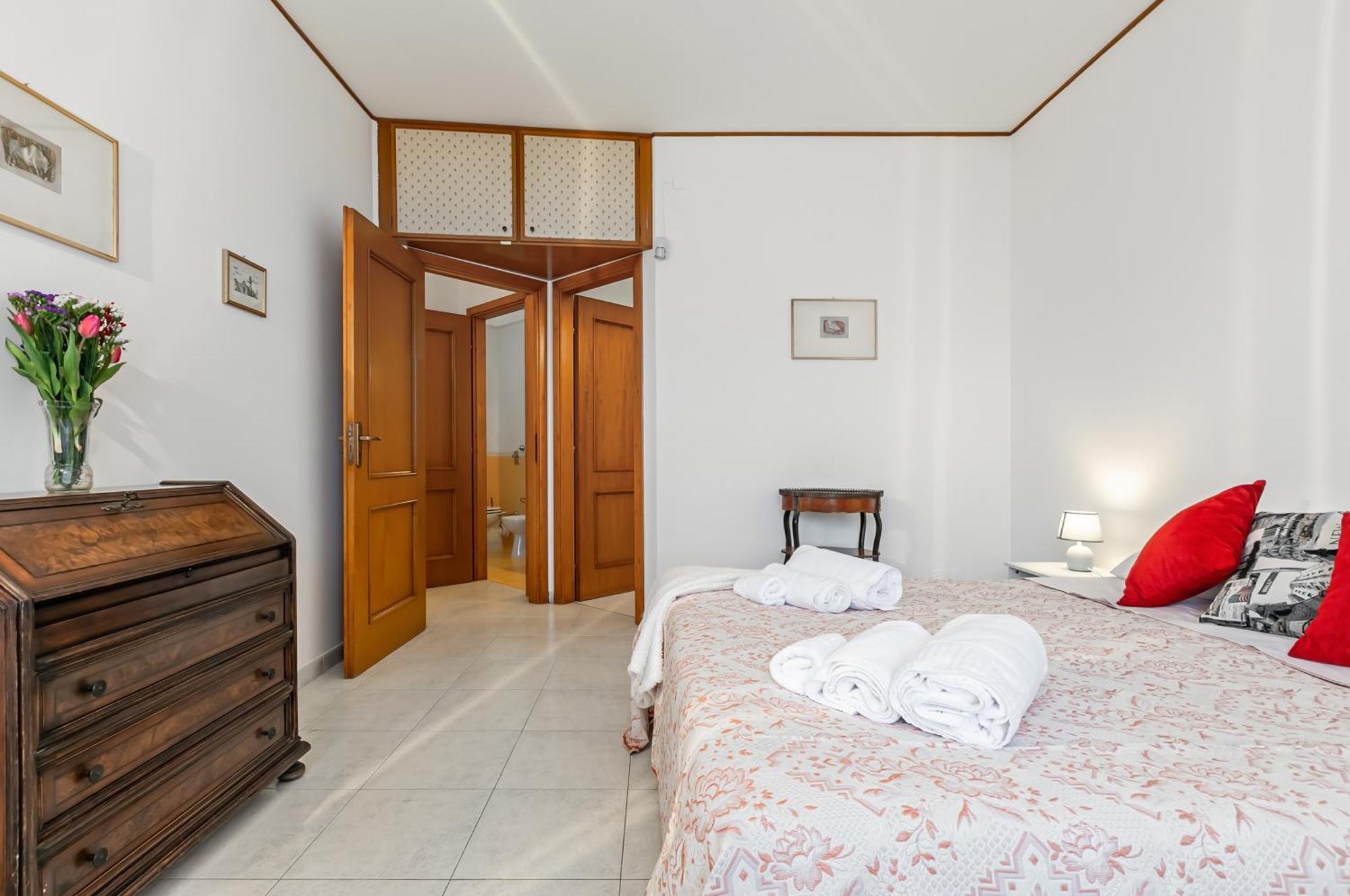 פלרמו Palazzo Reale & Piazza Indipendenza Roomy Flat מראה חיצוני תמונה