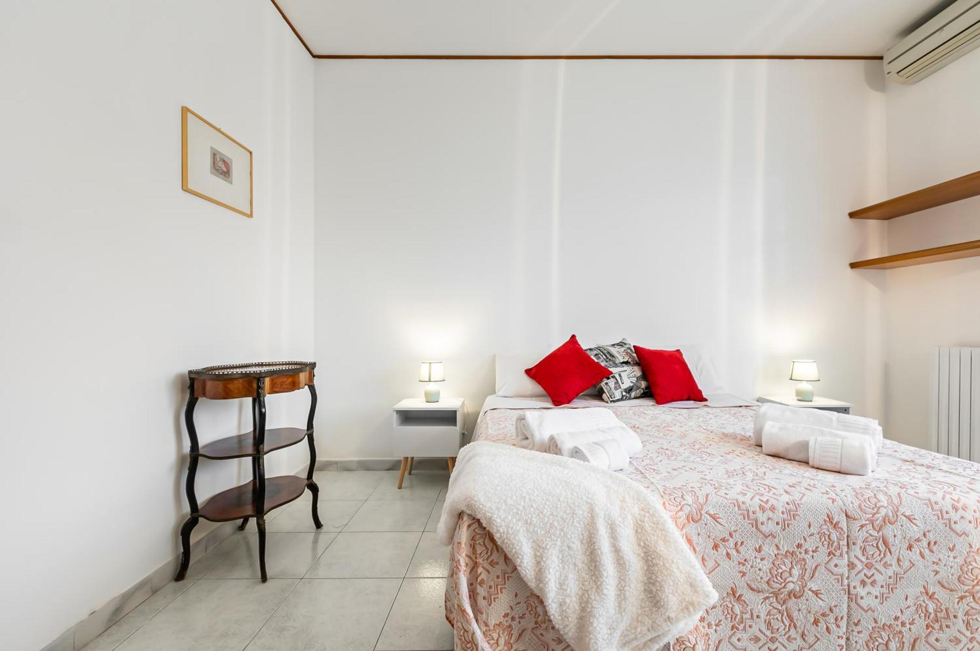 פלרמו Palazzo Reale & Piazza Indipendenza Roomy Flat מראה חיצוני תמונה