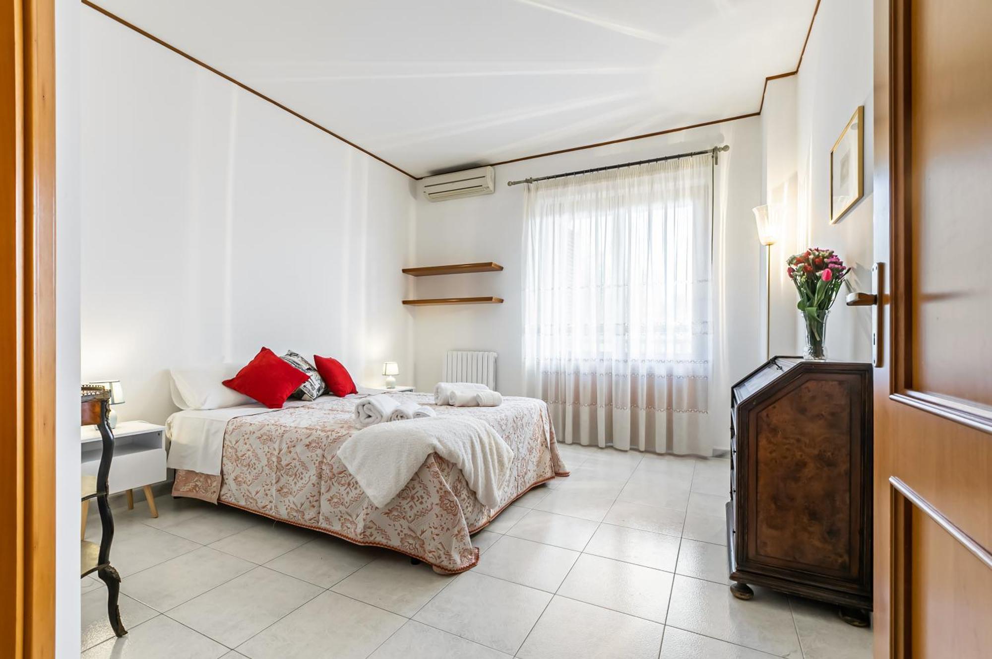 פלרמו Palazzo Reale & Piazza Indipendenza Roomy Flat מראה חיצוני תמונה