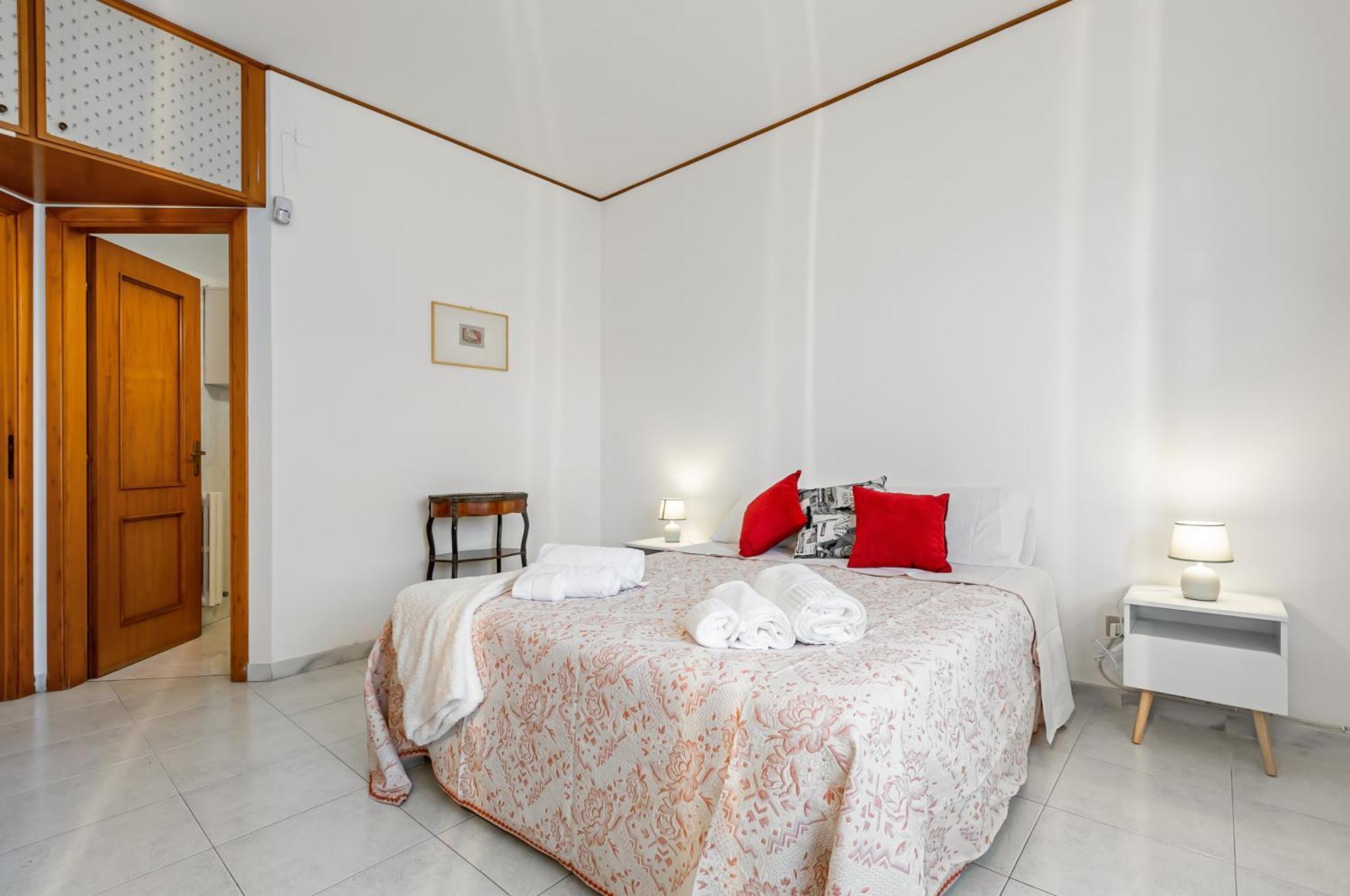 פלרמו Palazzo Reale & Piazza Indipendenza Roomy Flat מראה חיצוני תמונה