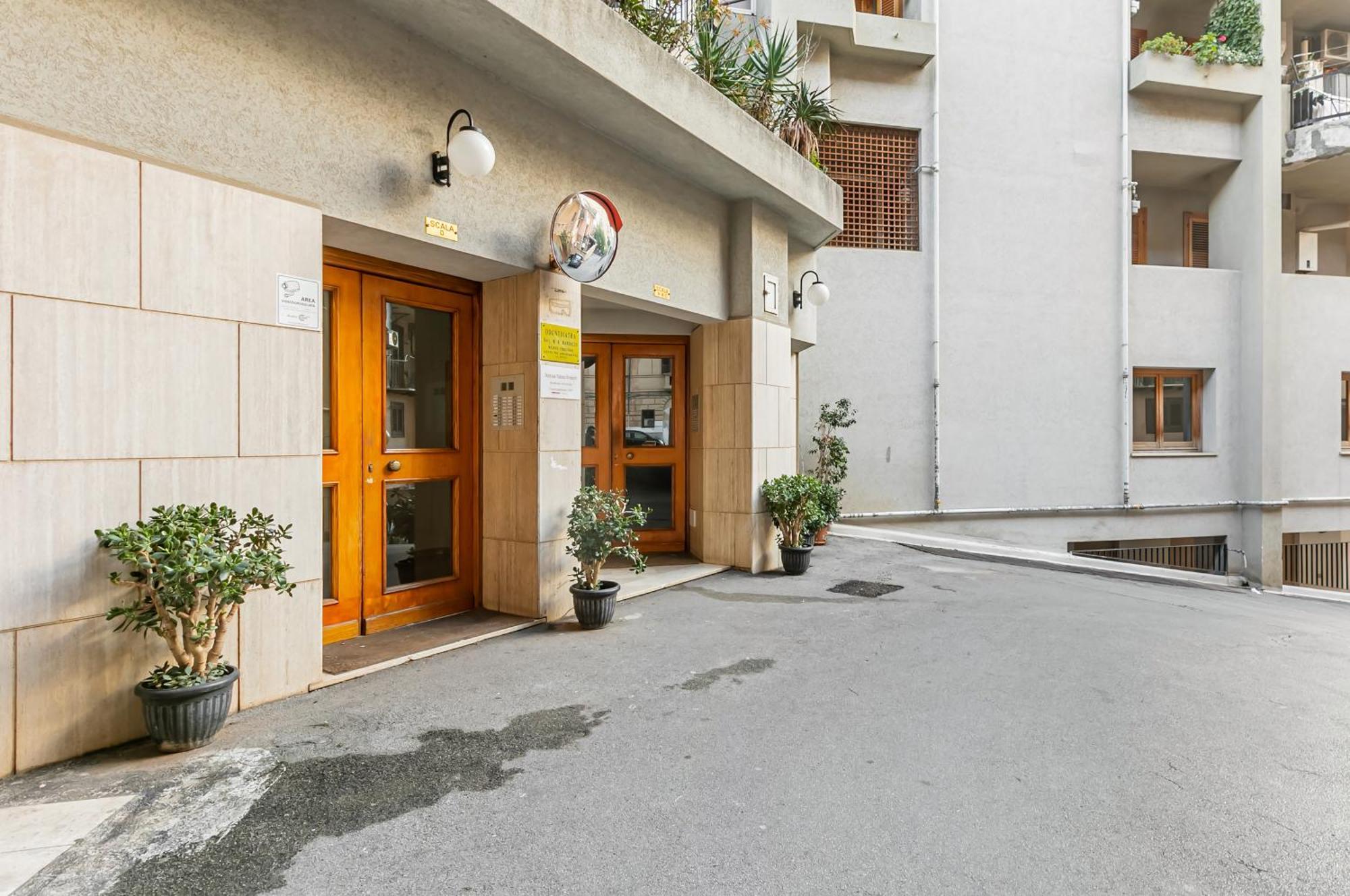 פלרמו Palazzo Reale & Piazza Indipendenza Roomy Flat מראה חיצוני תמונה